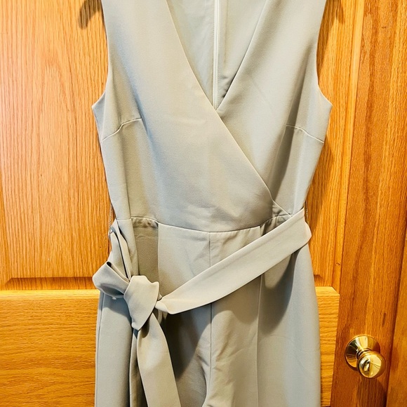 Vince Camuto Ethereal Dawn Smoked Sage Green Sleeveless Romper Jumpsuit Size 0 - Picture 5 of 15
